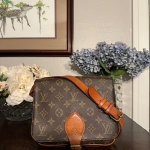 Vintage Louis Vuitton Cartouchiere MM